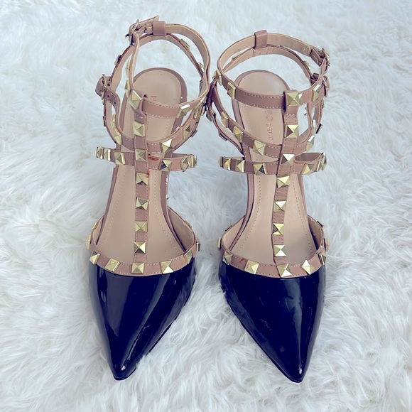 BCBGeneration Black/Tan Pointed Toe Heels - Picture 2 of 6